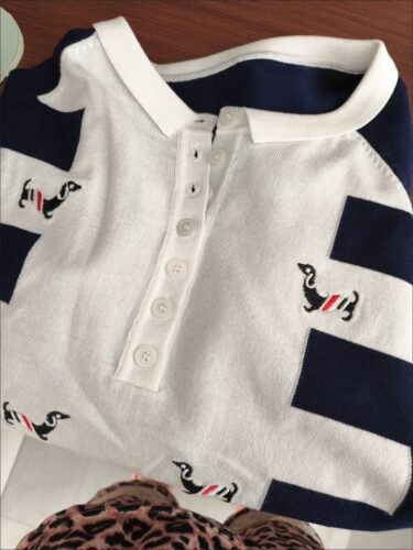 Korean Color-blocked Knit Polo Blouse photo review